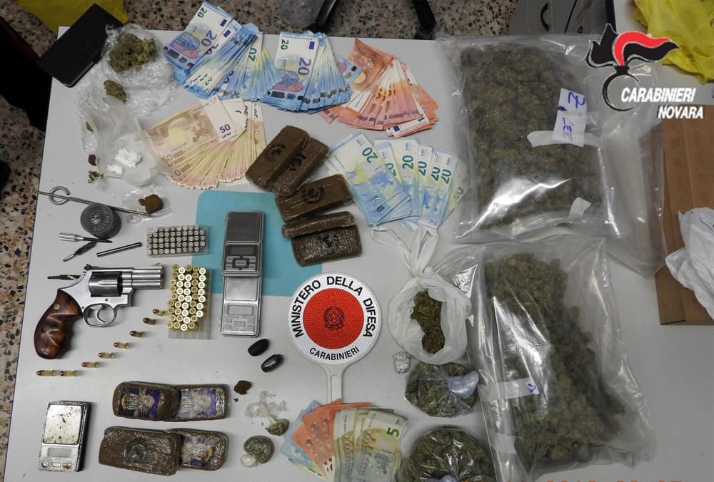 Tre arresti per spaccio a Novara: sequestrati quasi 2 chili di droga
