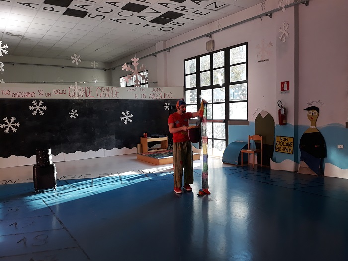Il clown Pimpa apre la rassegna natalizia del Forum a Omegna