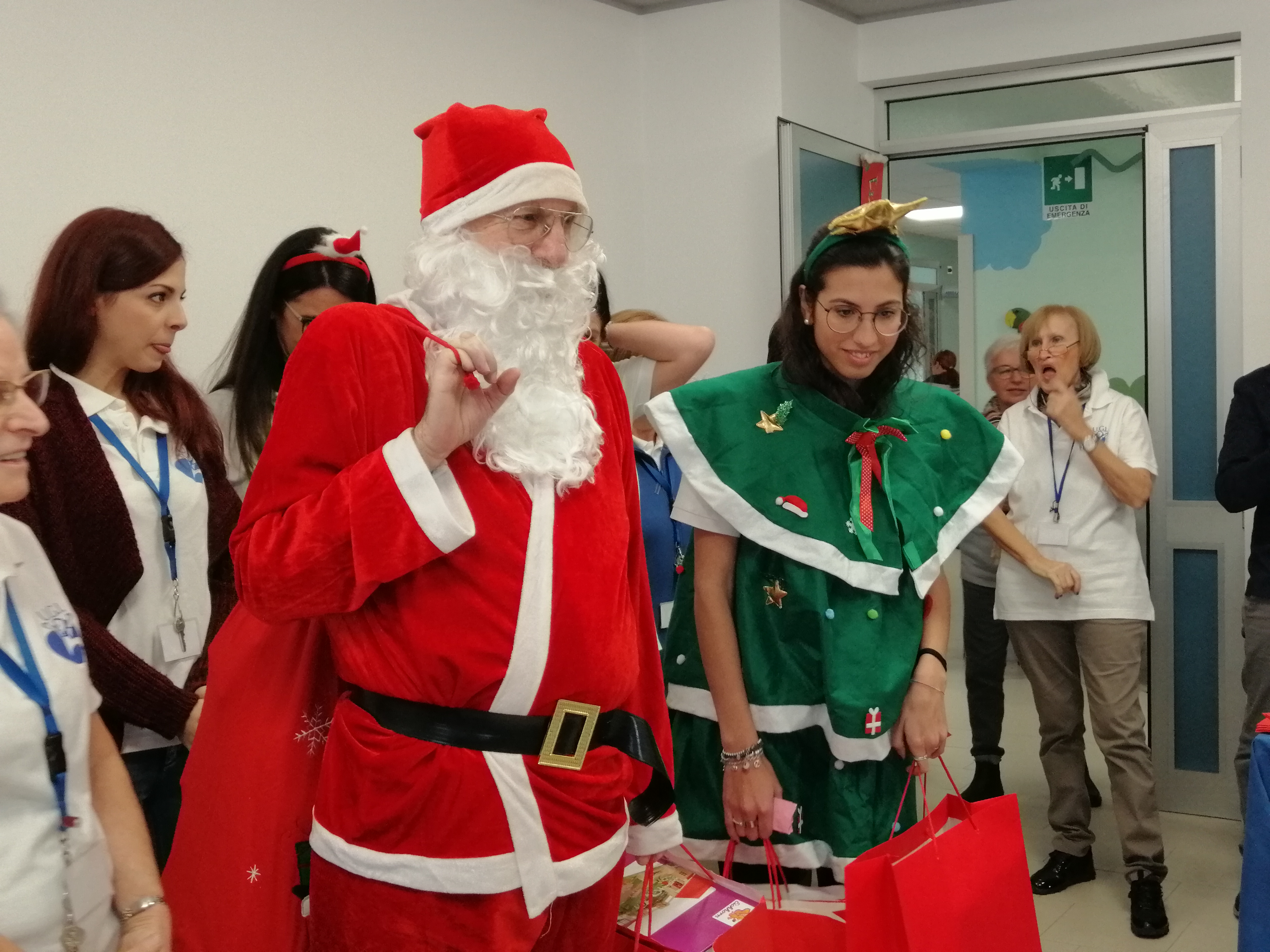 A Novara festa di Natale di Ugi e scuola in ospedale alla Pediatria del Maggiore