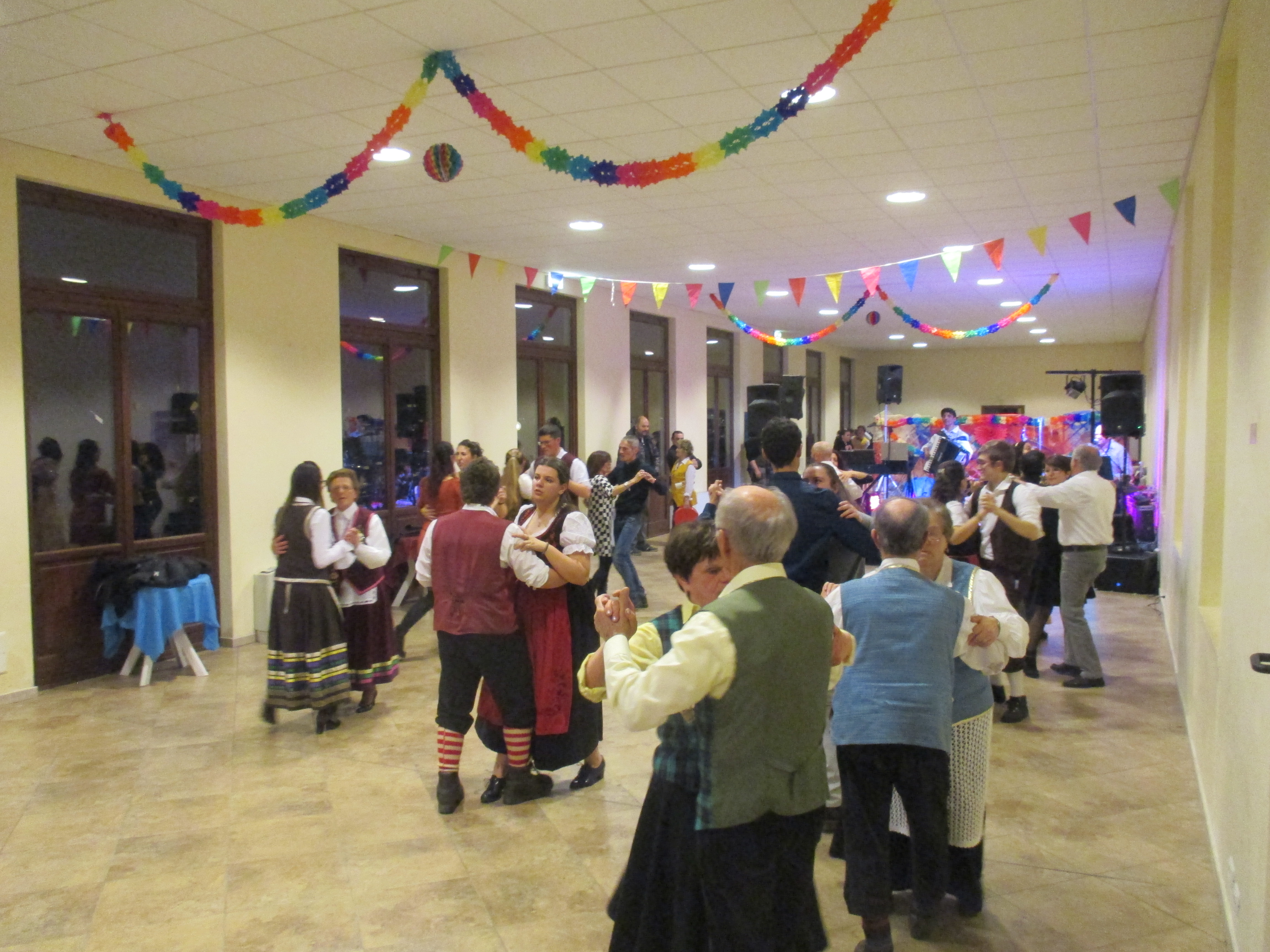 Varallo: il Comitato carnevale “Quattro rioni” fa una donazione all’associazione “Archimede”