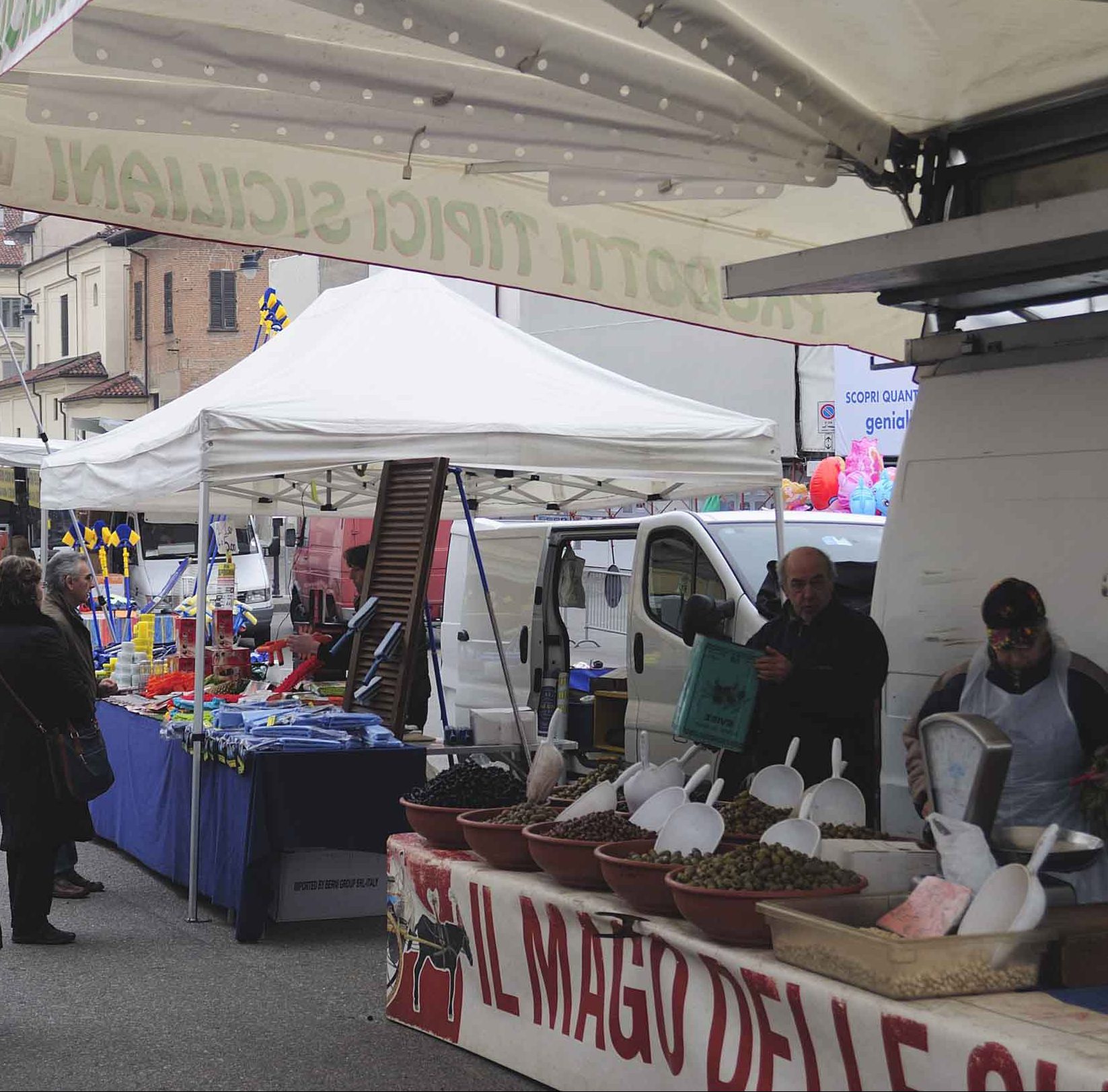 Mercatini in centro a Novara, al massimo saranno 8 all’anno