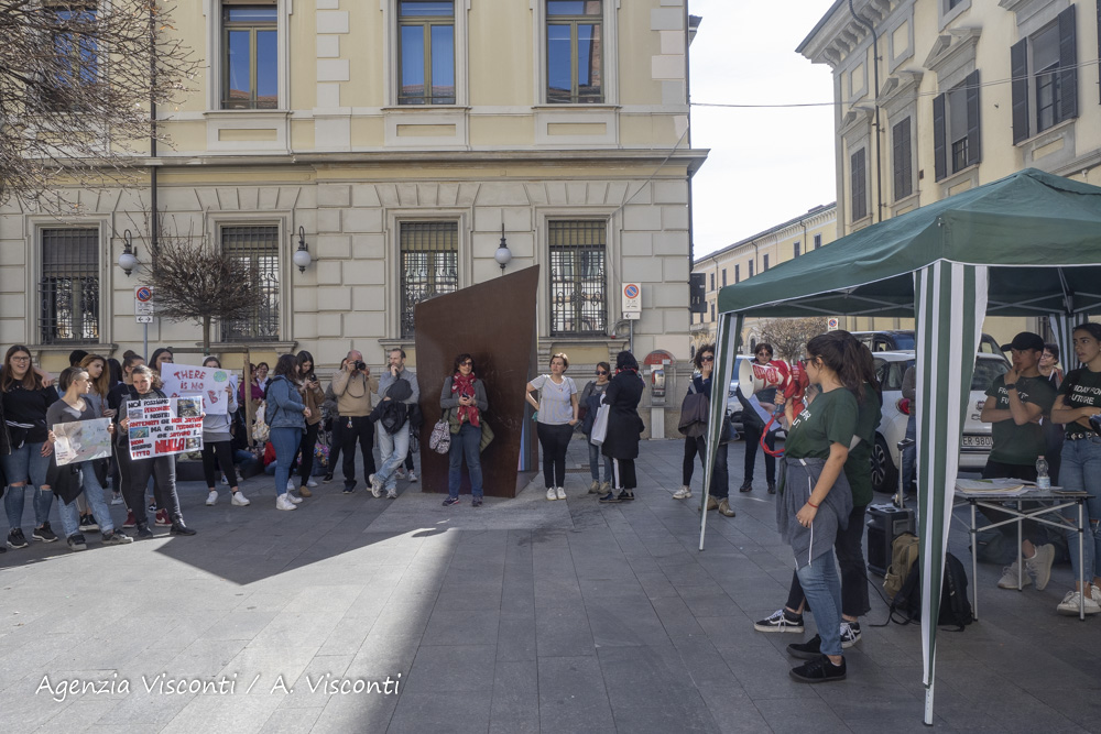 Manifestazione dei ragazzi a Novara per FridaysForFuture