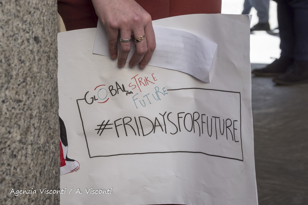 Manifestazione dei ragazzi a Novara per FridaysForFuture