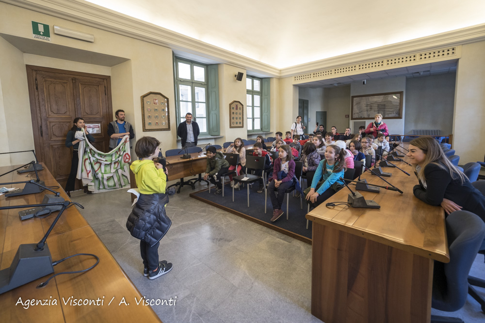 Manifestazione dei ragazzi a Novara per FridaysForFuture