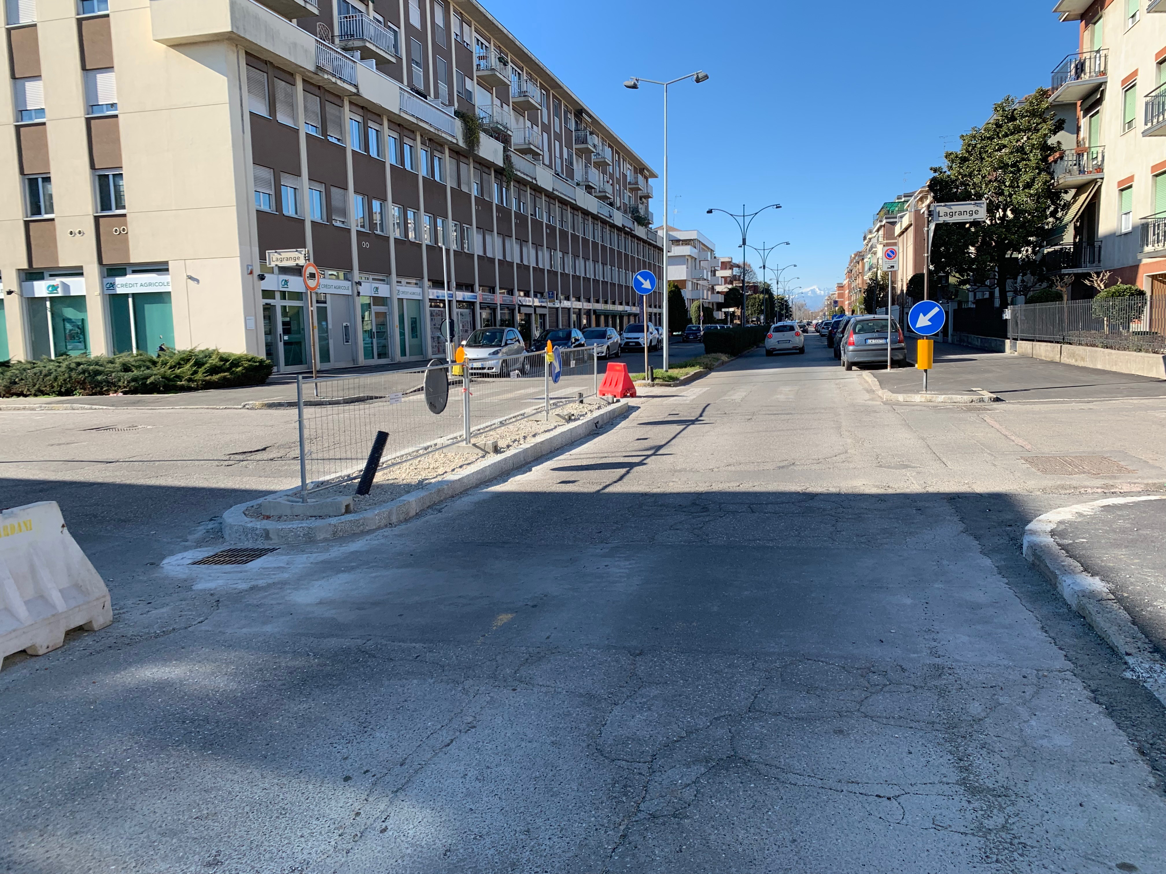 Novara, la nuova via Galileo Galilei non piace: «Più traffico e strada stretta»