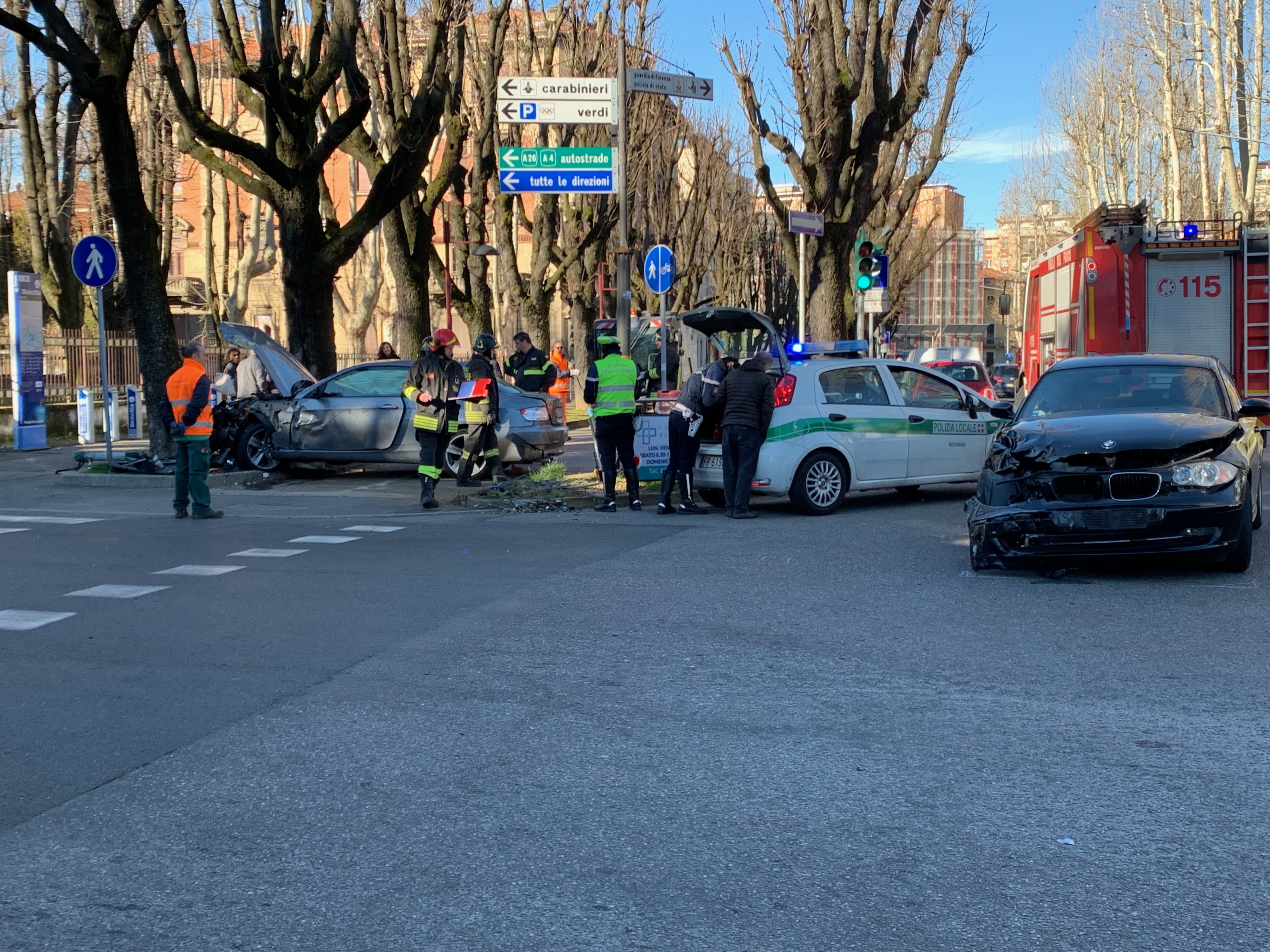 Incidente questa mattina a Novara all’altezza della rotonda del baluardo D’Azeglio