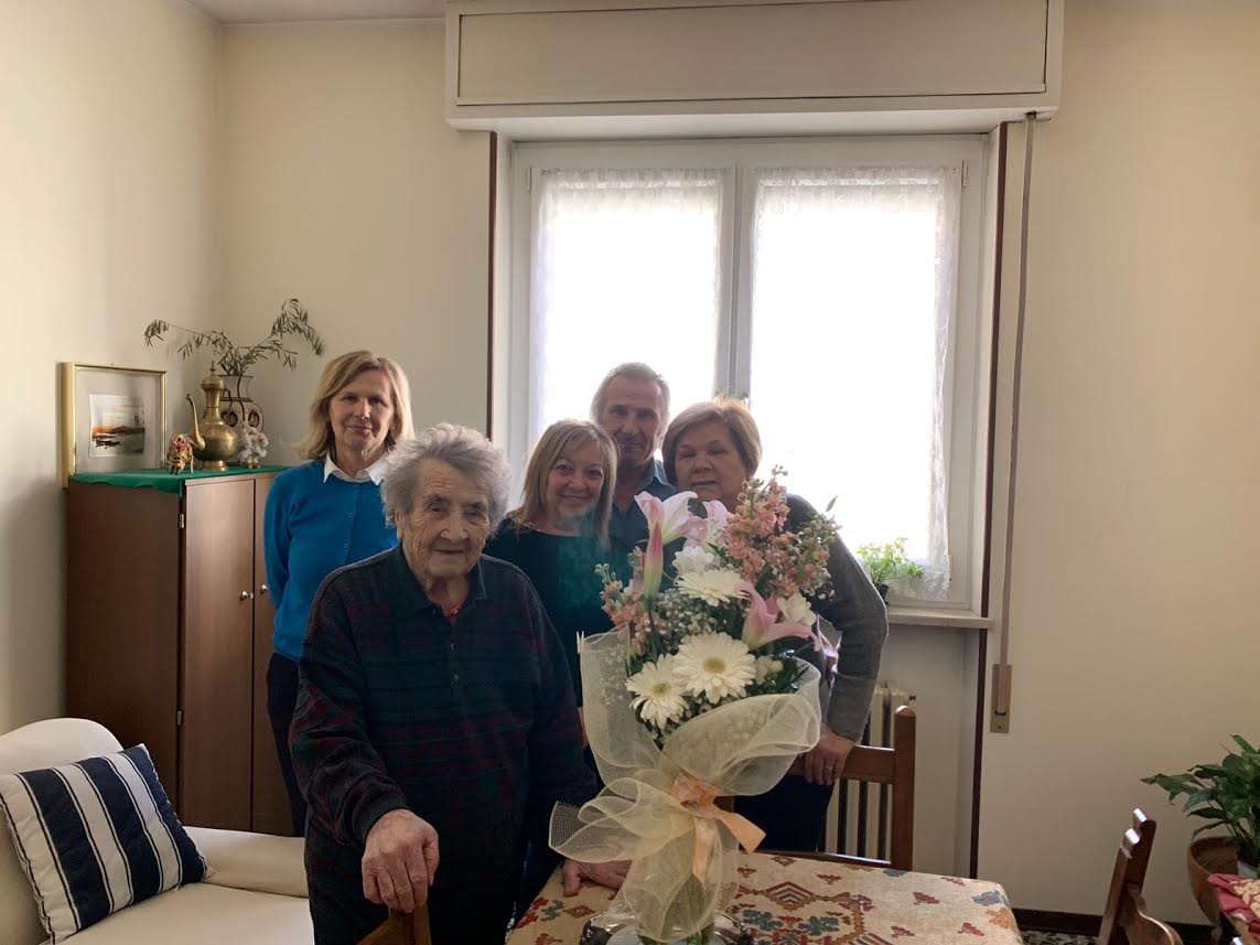 Novara, festa per i 101 anni di Augusta Rosolen