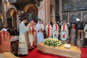 funerali madre anna maria canopi