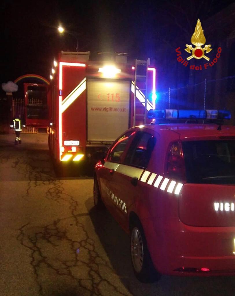 Trecate: cade parte del controsoffitto in un asilo, tre feriti, due adulti e un bimbo