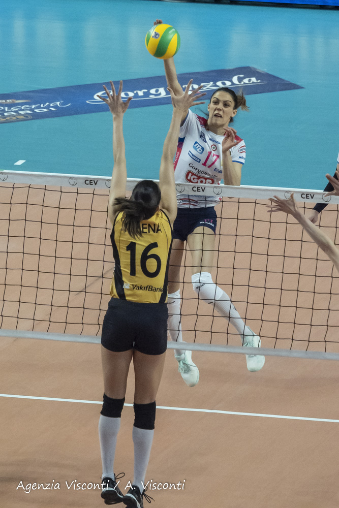 Igor Volley Novara in finale di Champions: superata al golden set Vikifbank Istanbul