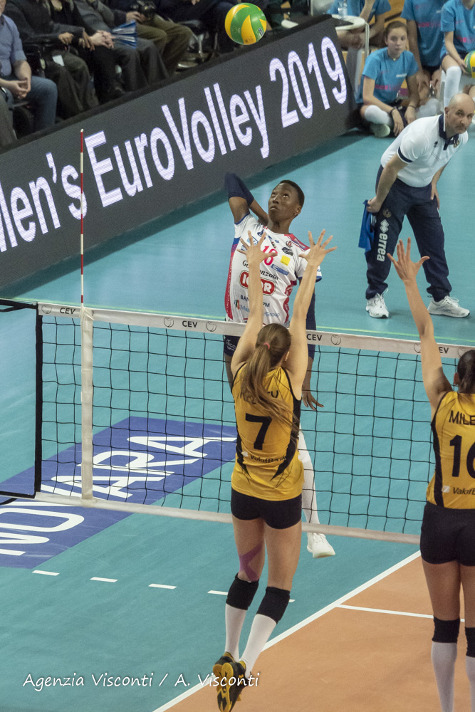 Igor Volley Novara in finale di Champions: superata al golden set Vikifbank Istanbul