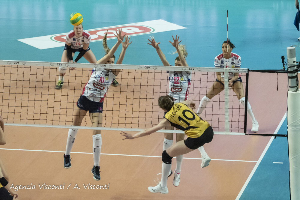 Igor Volley Novara in finale di Champions: superata al golden set Vikifbank Istanbul