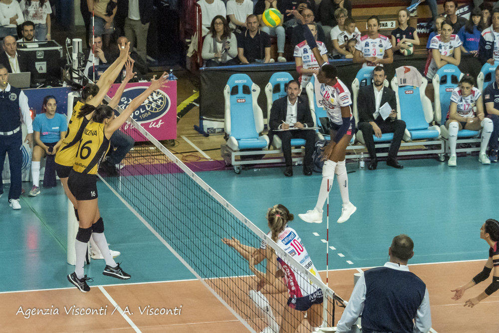 Igor Volley Novara in finale di Champions: superata al golden set Vikifbank Istanbul