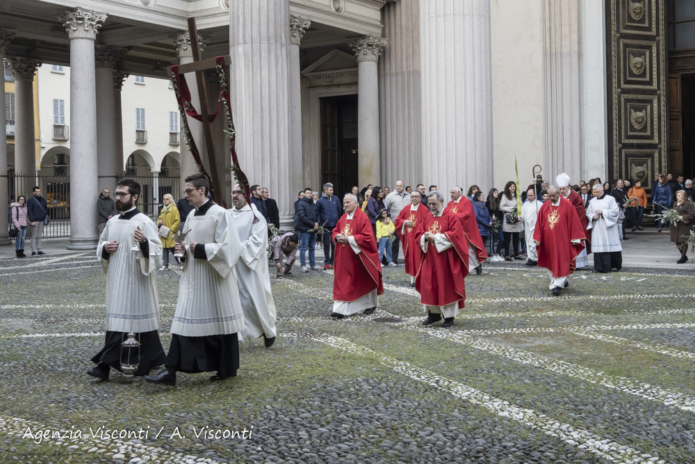 La Domenica delle Palme in Duomo a Novara con il Vescovo Franco Giulio Brambilla