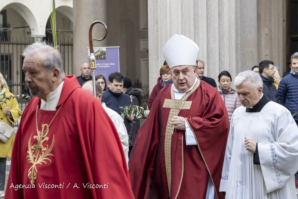 La Domenica delle Palme in Duomo a Novara con il Vescovo Franco Giulio Brambilla