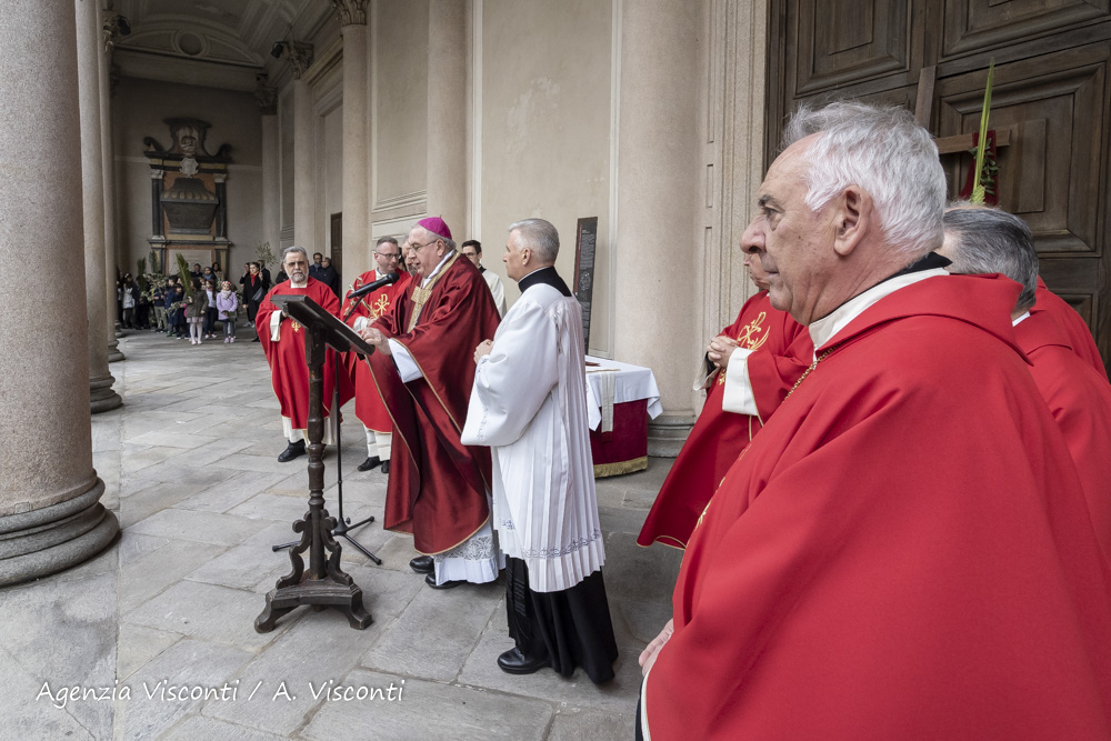 La Domenica delle Palme in Duomo a Novara con il Vescovo Franco Giulio Brambilla