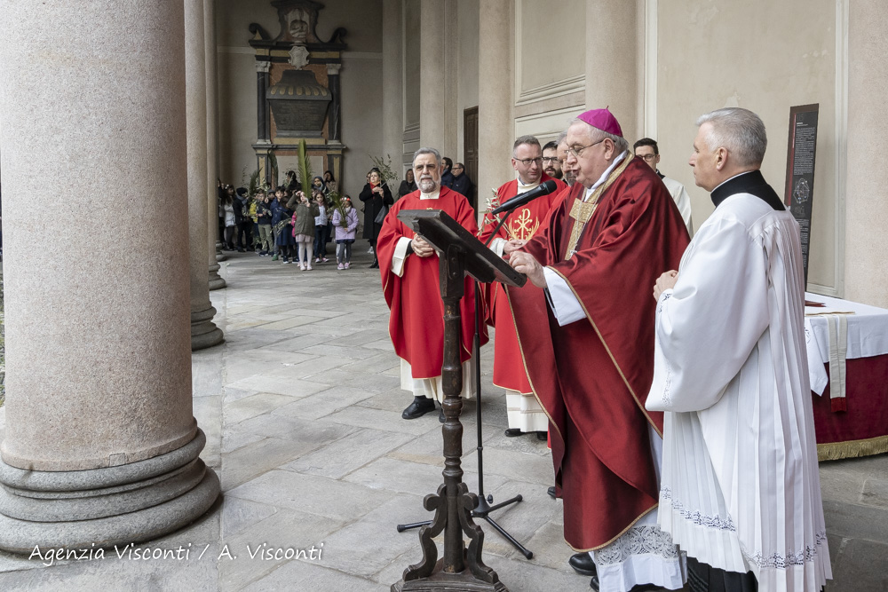 La Domenica delle Palme in Duomo a Novara con il Vescovo Franco Giulio Brambilla