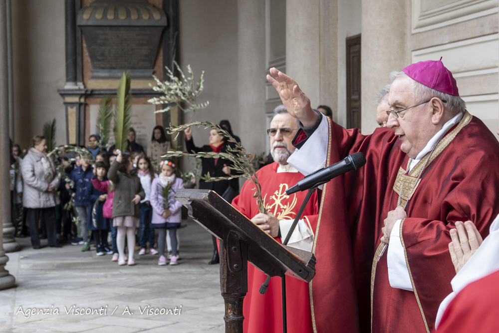 La Domenica delle Palme in Duomo a Novara con il Vescovo Franco Giulio Brambilla
