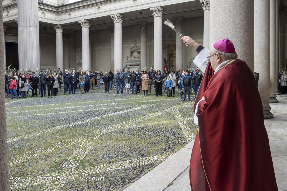 La Domenica delle Palme in Duomo a Novara con il Vescovo Franco Giulio Brambilla