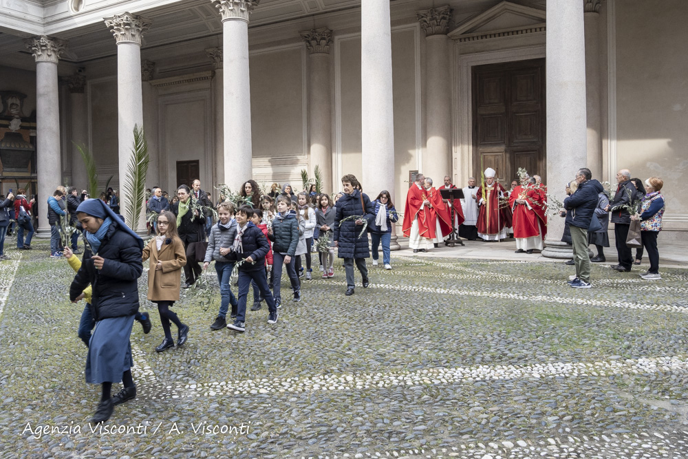 La Domenica delle Palme in Duomo a Novara con il Vescovo Franco Giulio Brambilla