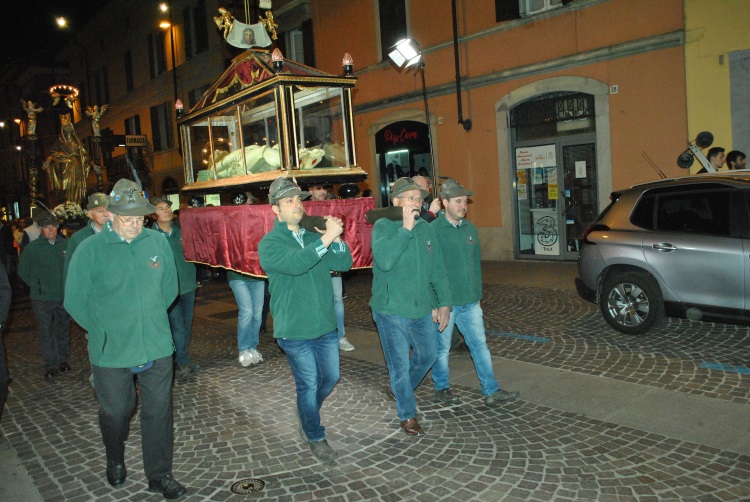 Borgomanero La processione del Cristo morto con “sorprese” storiche