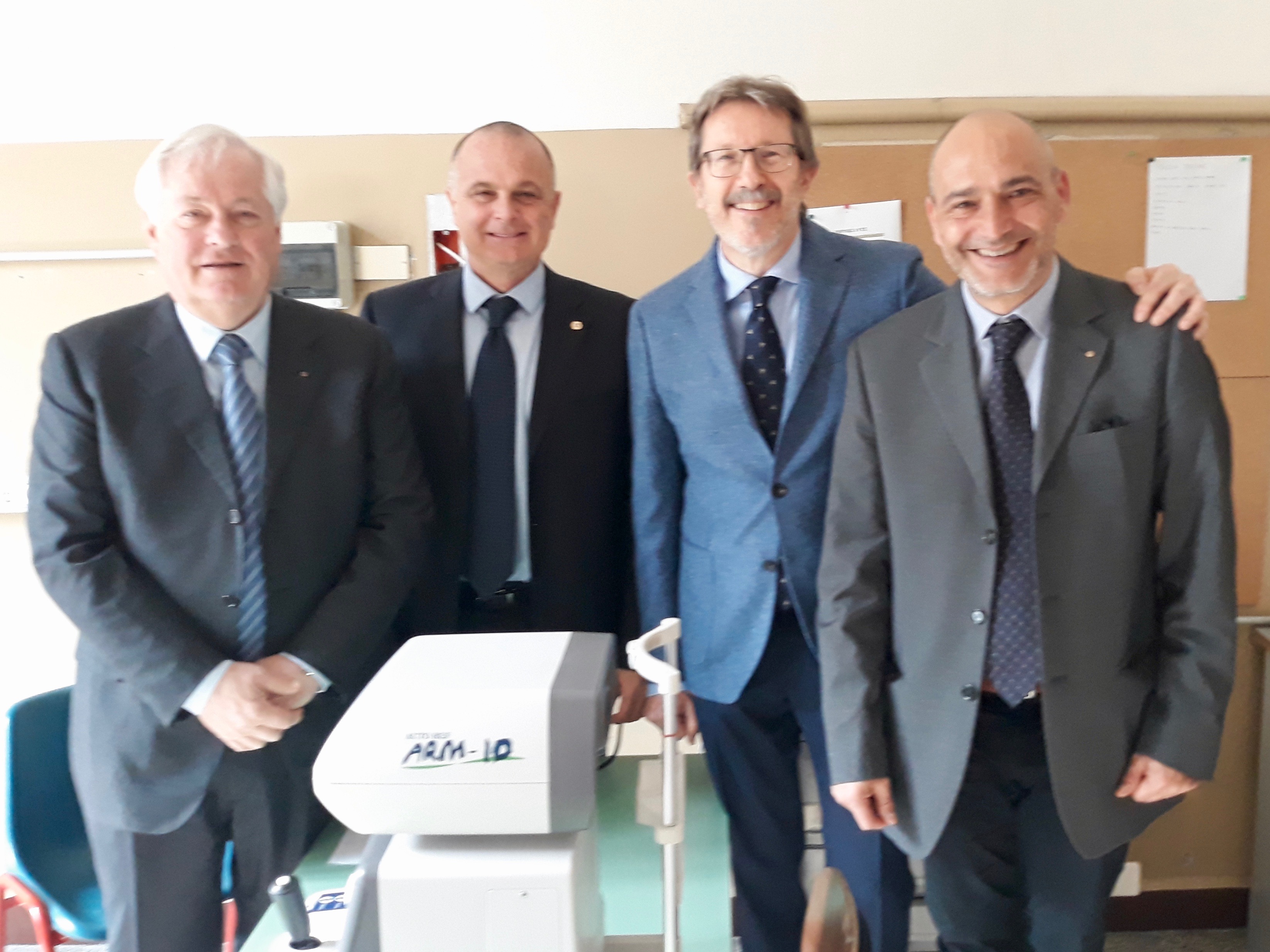 Dal Lions club Verbano Borromeo screening oculistico alle “Don Milani” di Domodossola