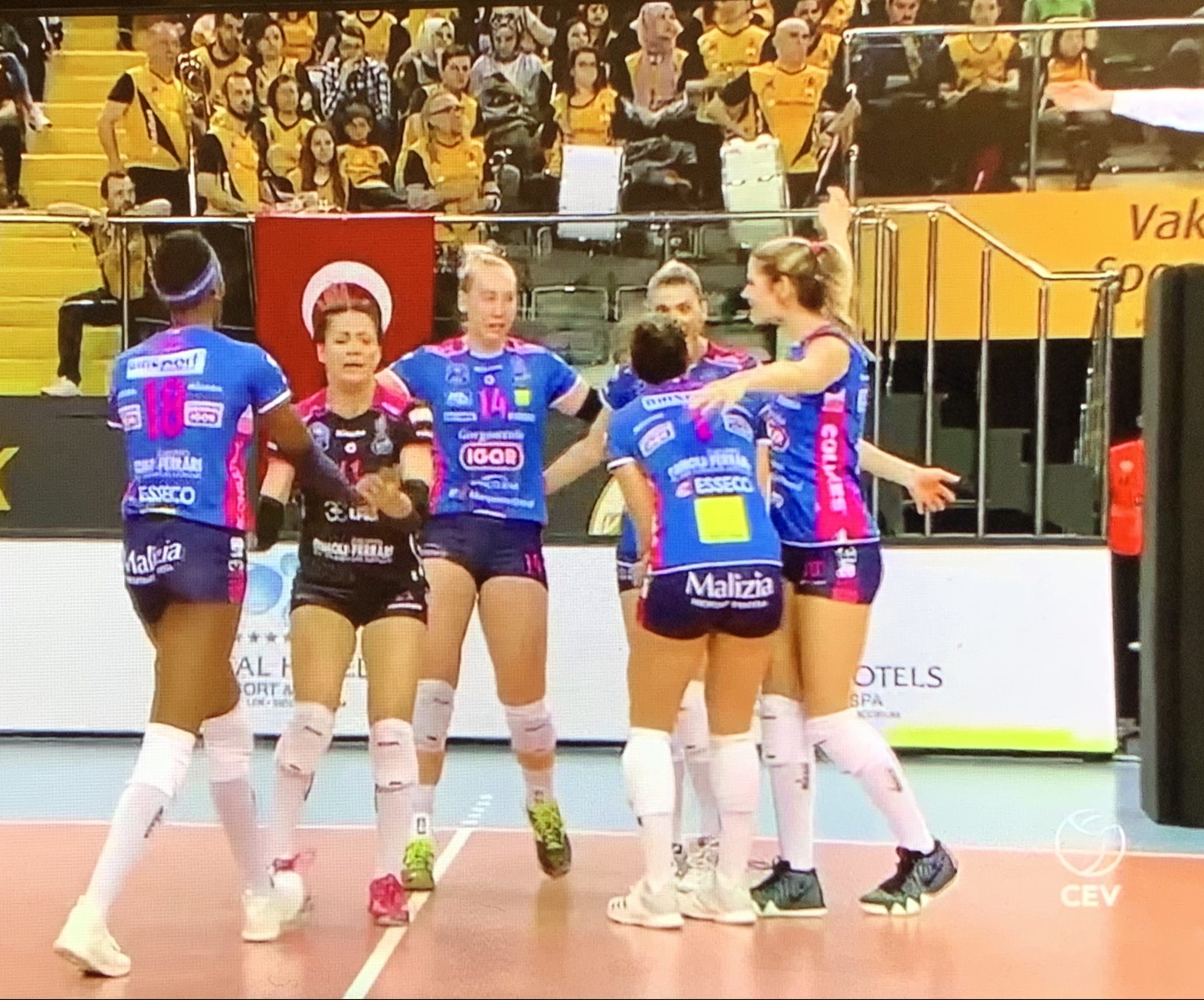 L’Igor Volley trionfa nella semifinale di Champions League: 3 a 0 a Instanbul contro il Vakifbank