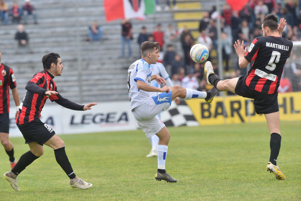 Con la Lucchese decide un gol di Schiavi, il Novara torna alla vittoria