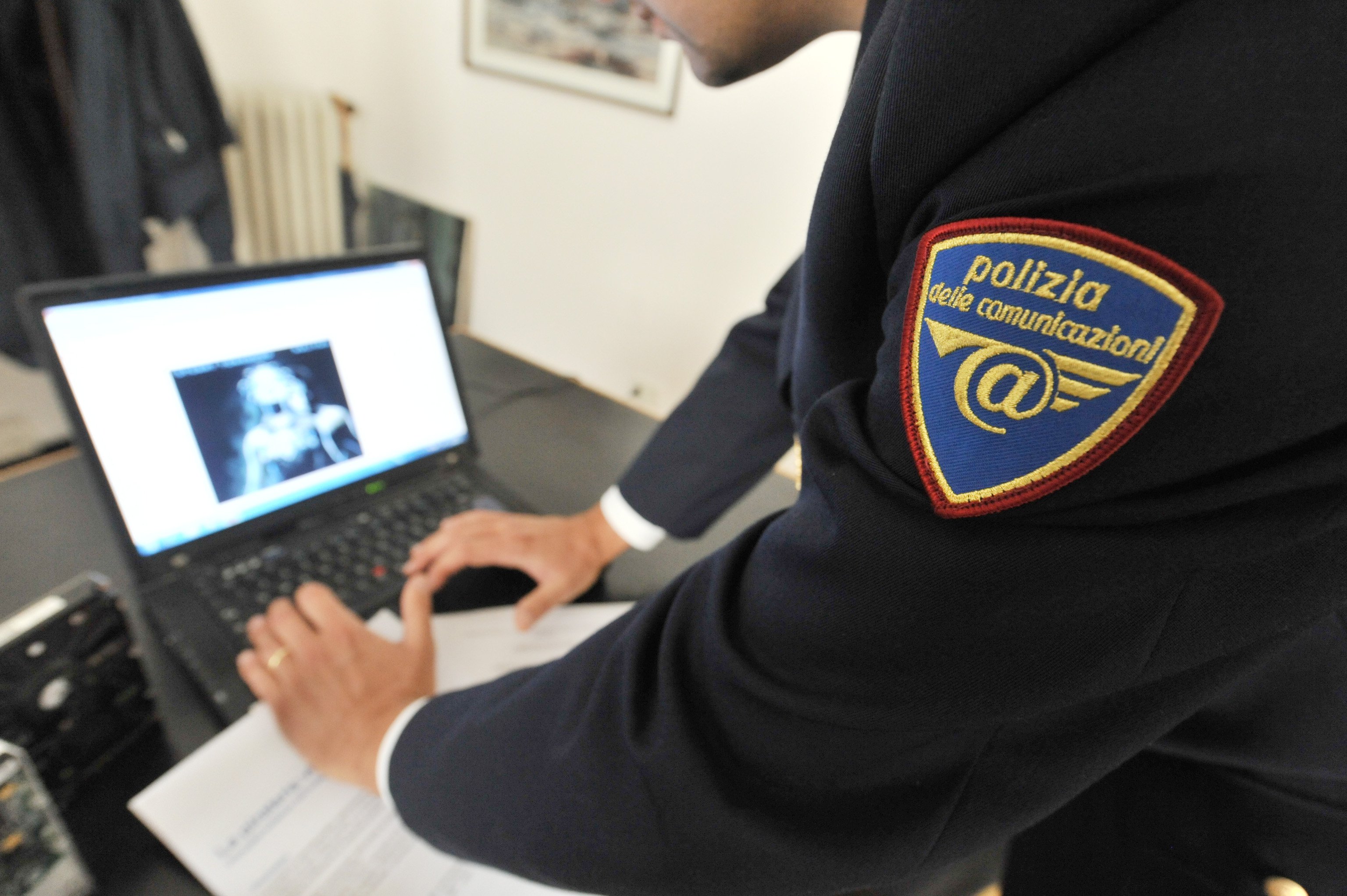 Novarese in manette: deteneva oltre 6mila video e 1.700 immagini pedopornografiche