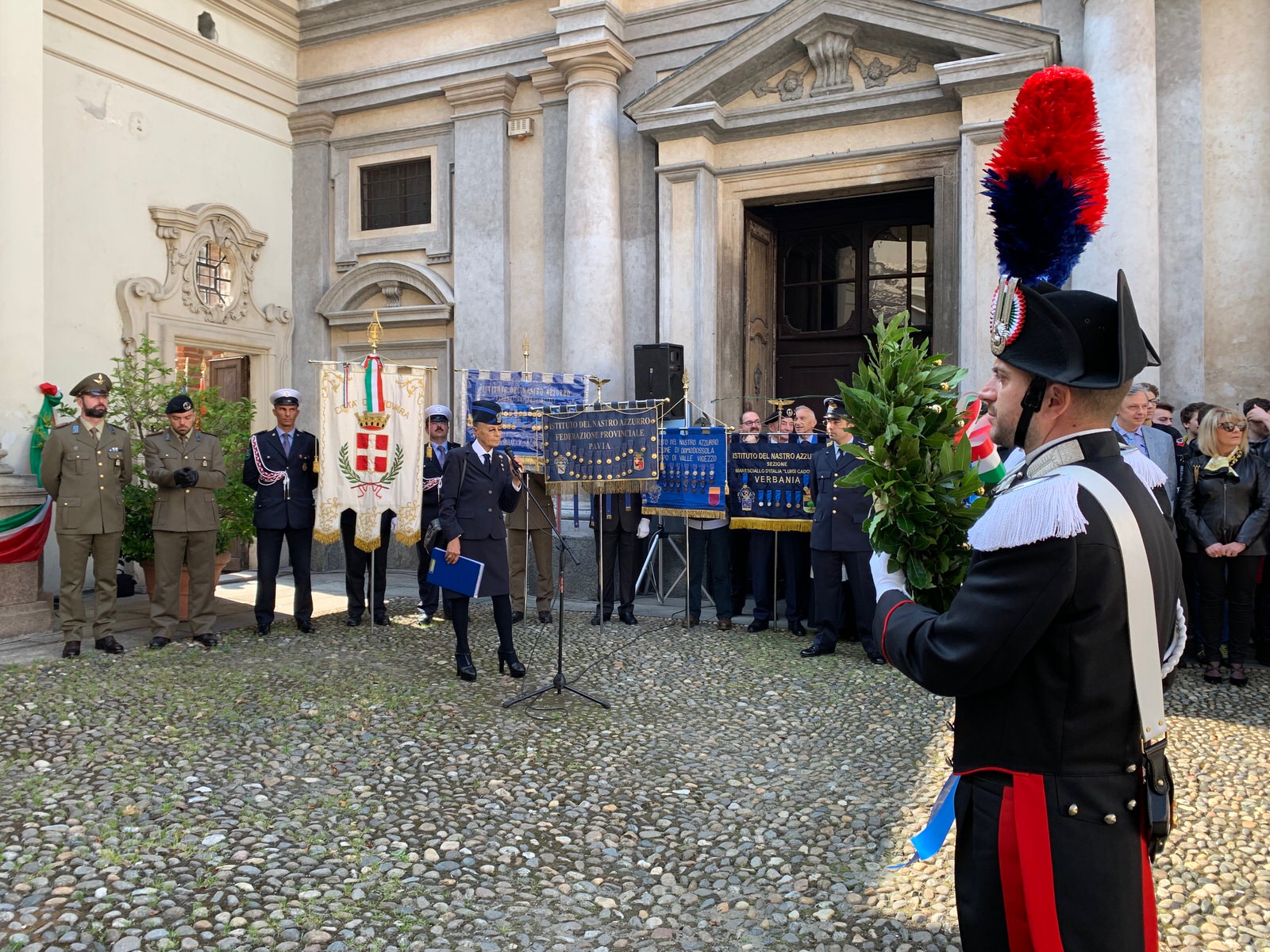 Novara: la cerimonia del Nastro Azzurro in ricordo dei Caduti e premiazione degli studenti
