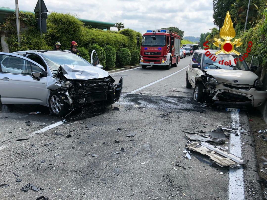 Meina: ha un malore e si scontra con un’altra auto. E’ successo sulla strada del Sempione