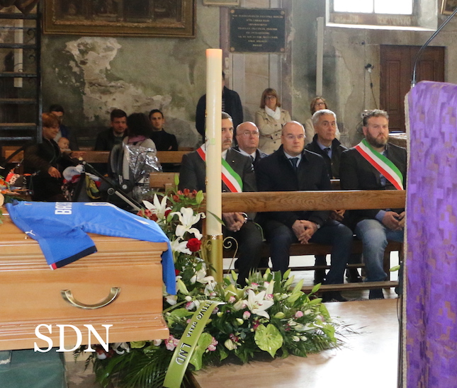 L’abbraccio di Ornavasso all’ex sindaco Ermelindo Bacchetta