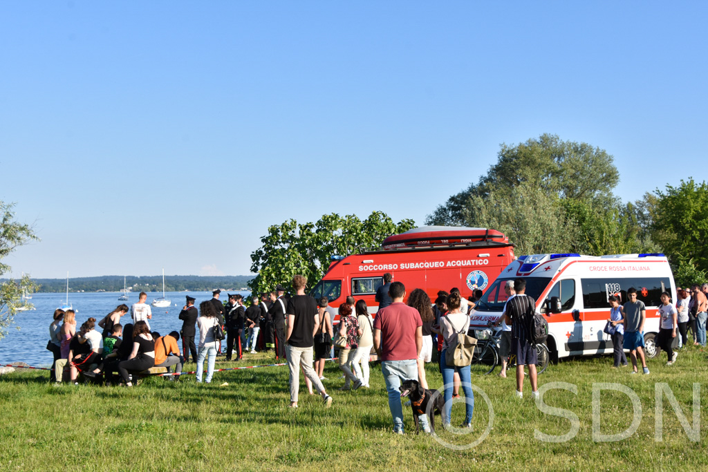 Arona: quindicenne annega nelle acque del lago