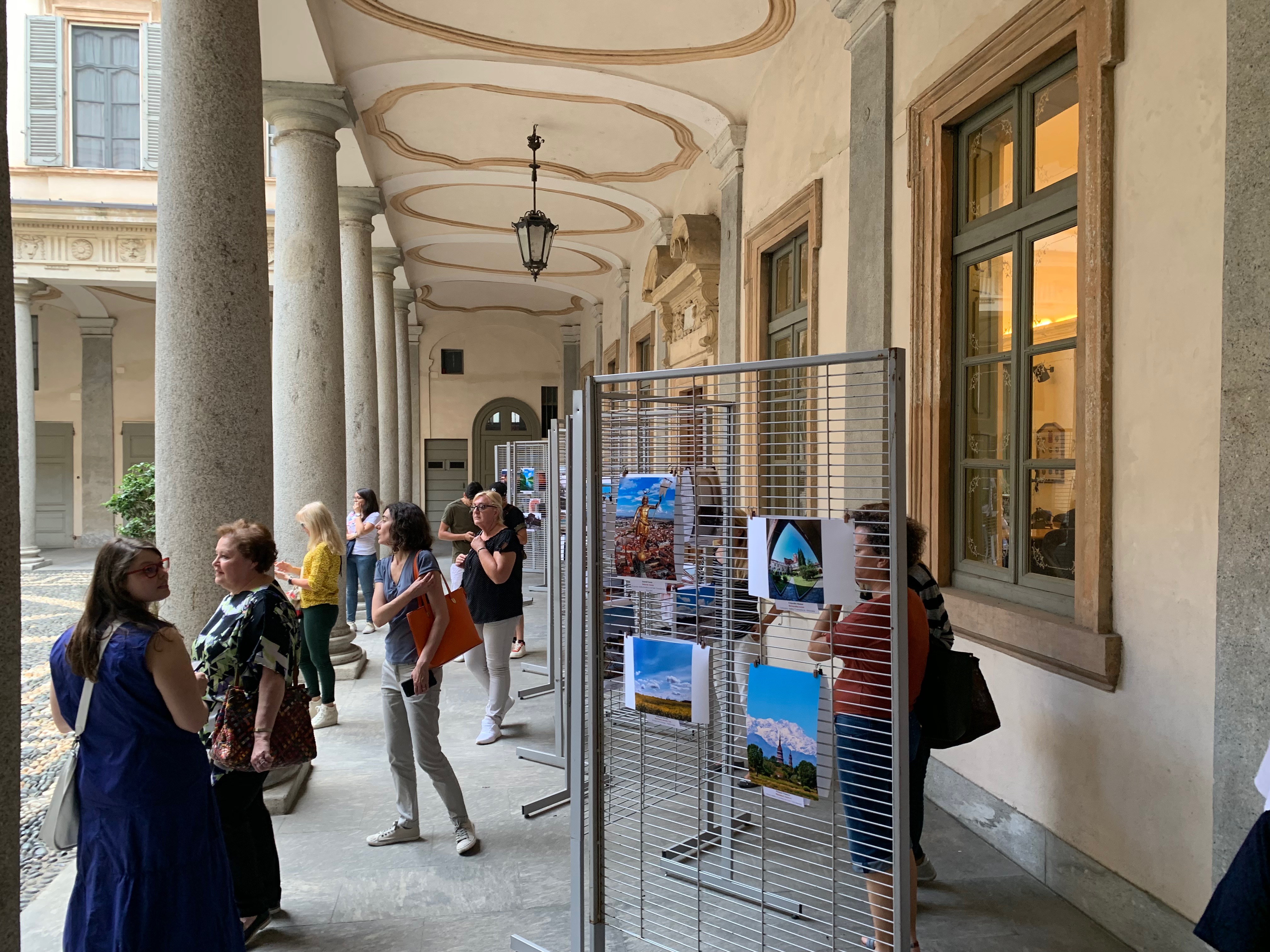 Mostra #Novara Social nel quadriportico di Palazzo Natta