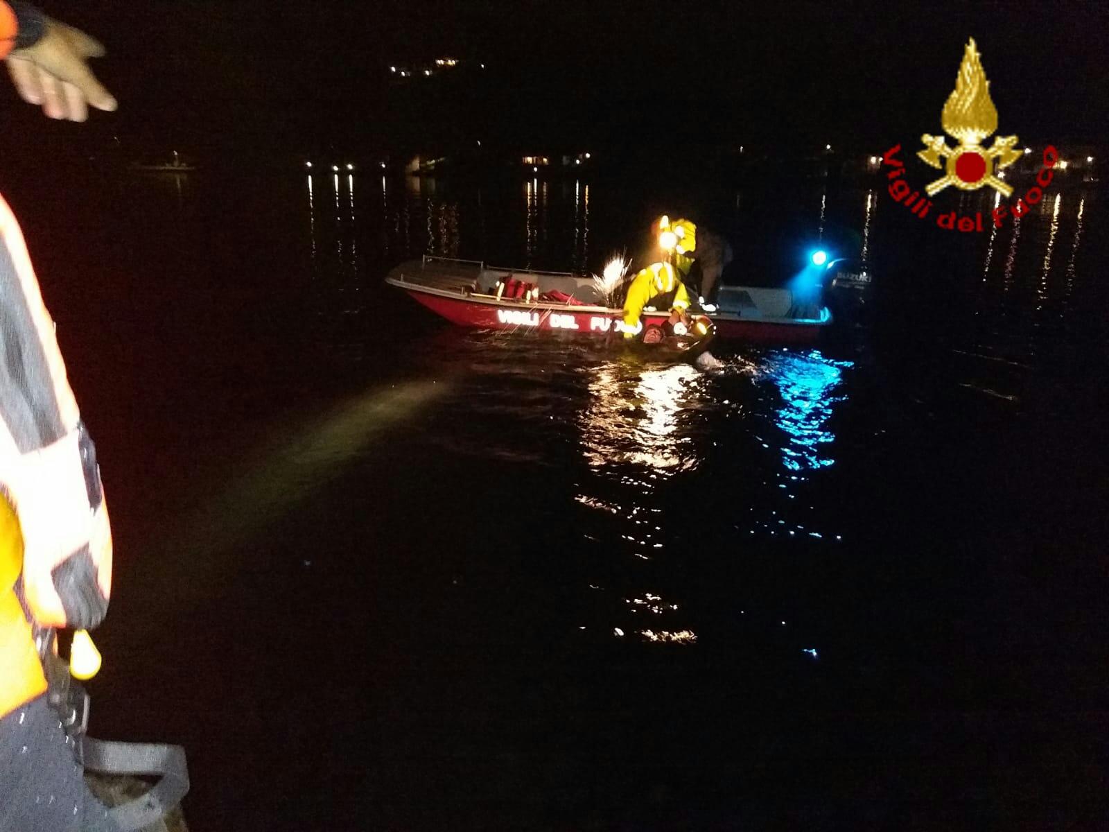 Esercitazione nelle acque del lago d’Orta per i Vigili del fuoco di Novara