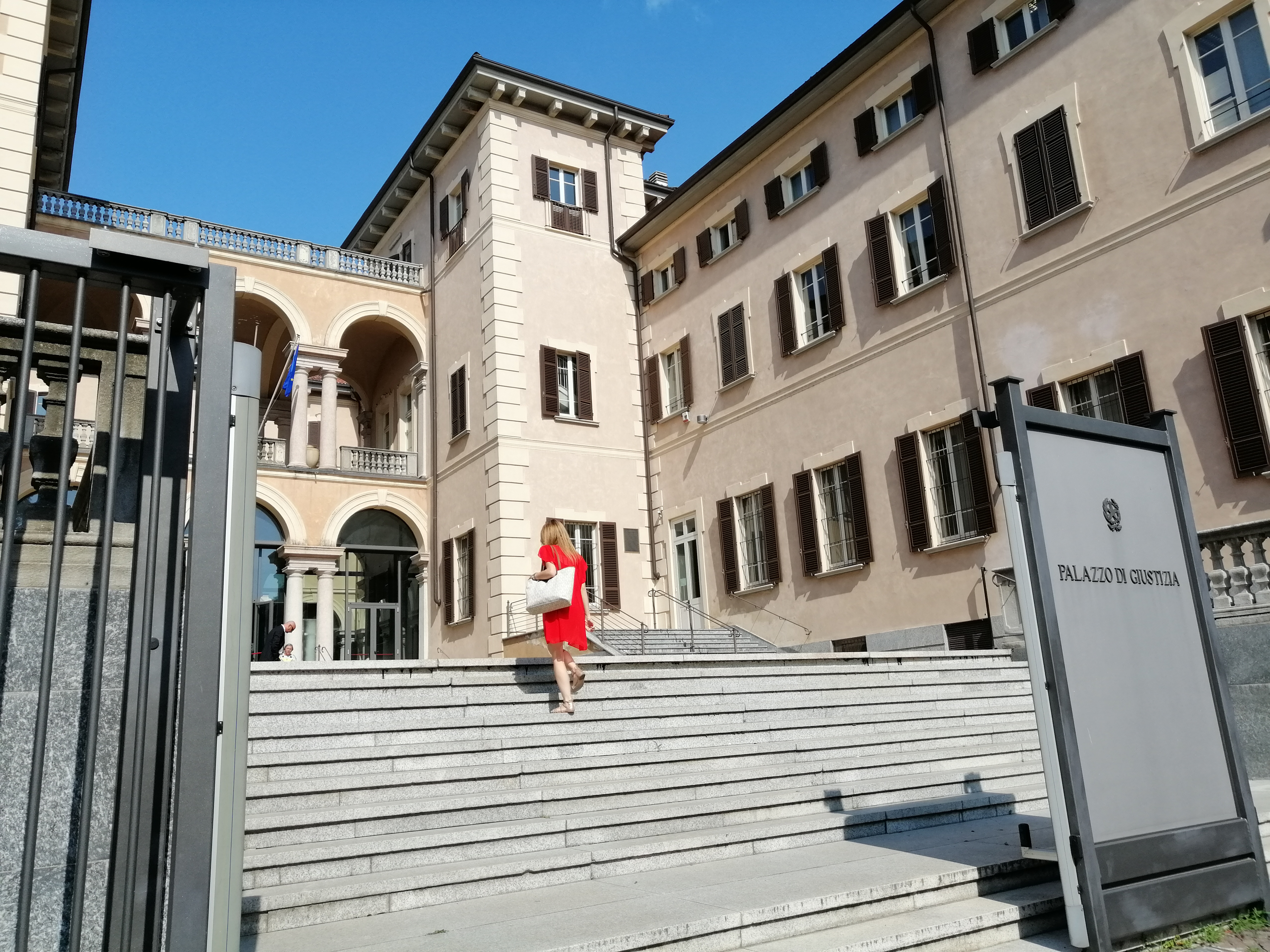 Era stato trovato con 12 kg di droga in auto, condannato a 2 anni e 8 mesi