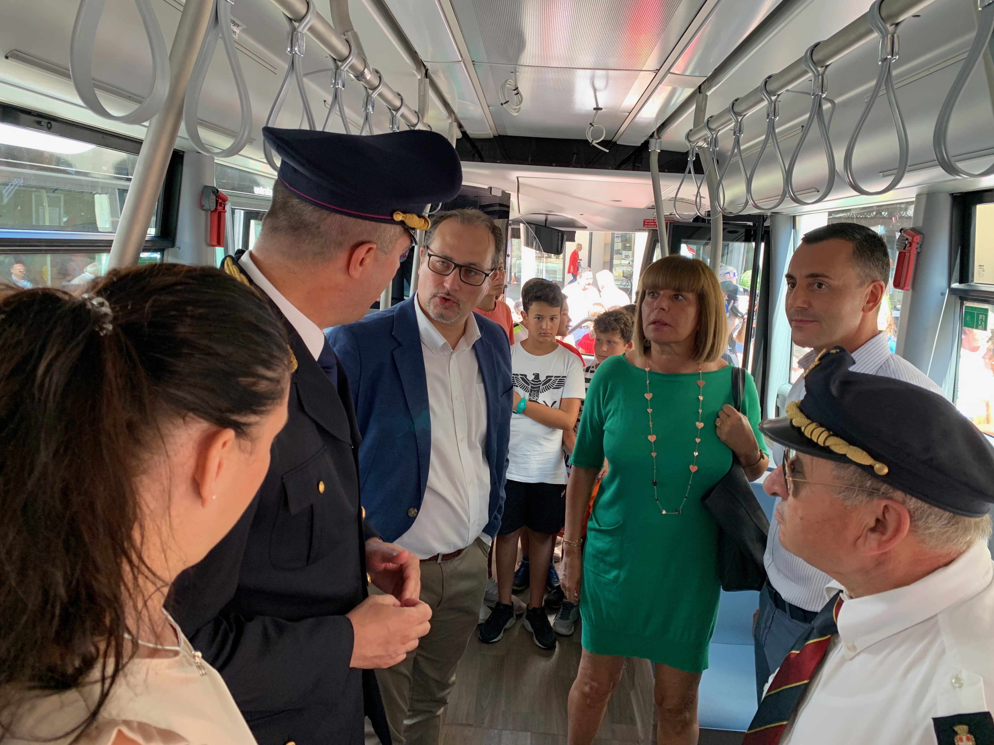 Presentati 7 nuovi pullman a metano della Sun