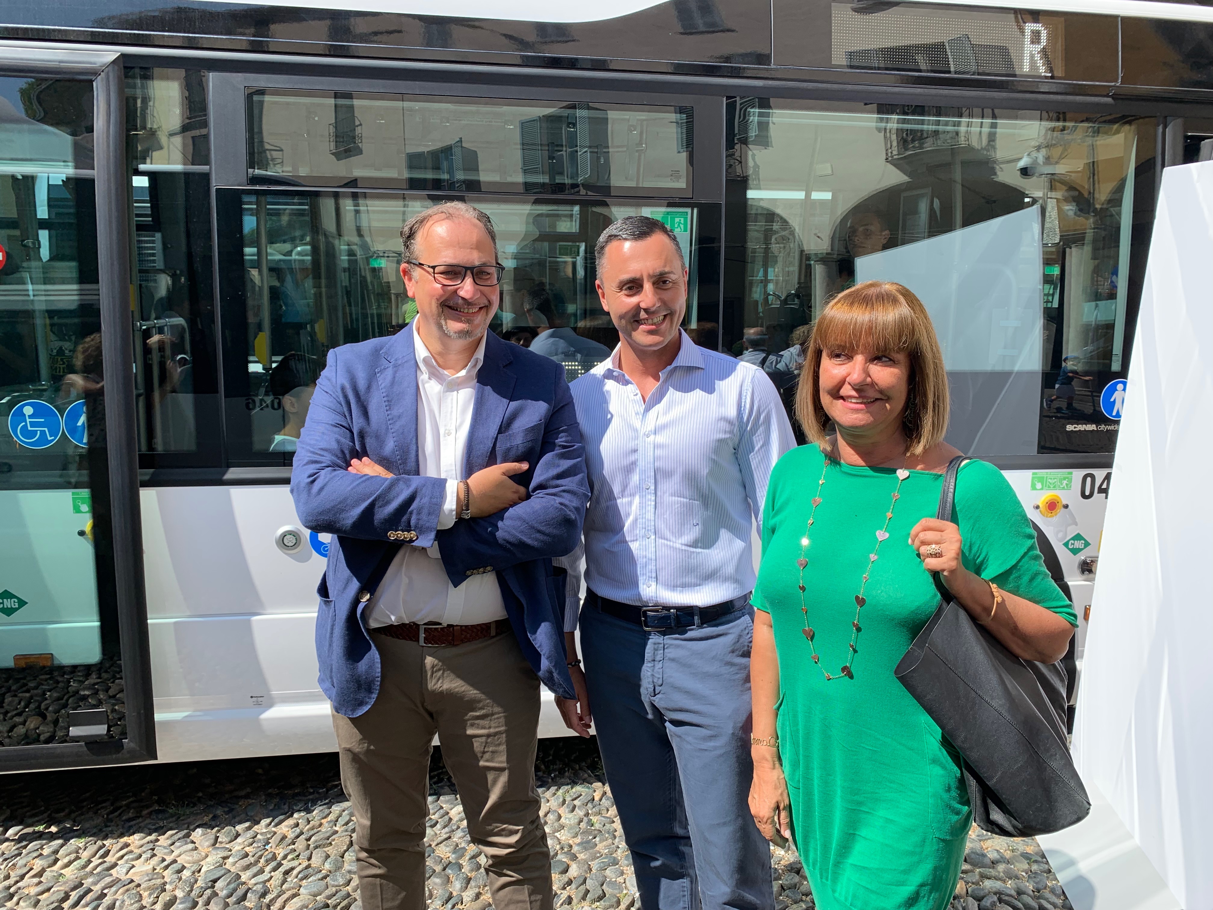 Presentati 7 nuovi pullman a metano della Sun