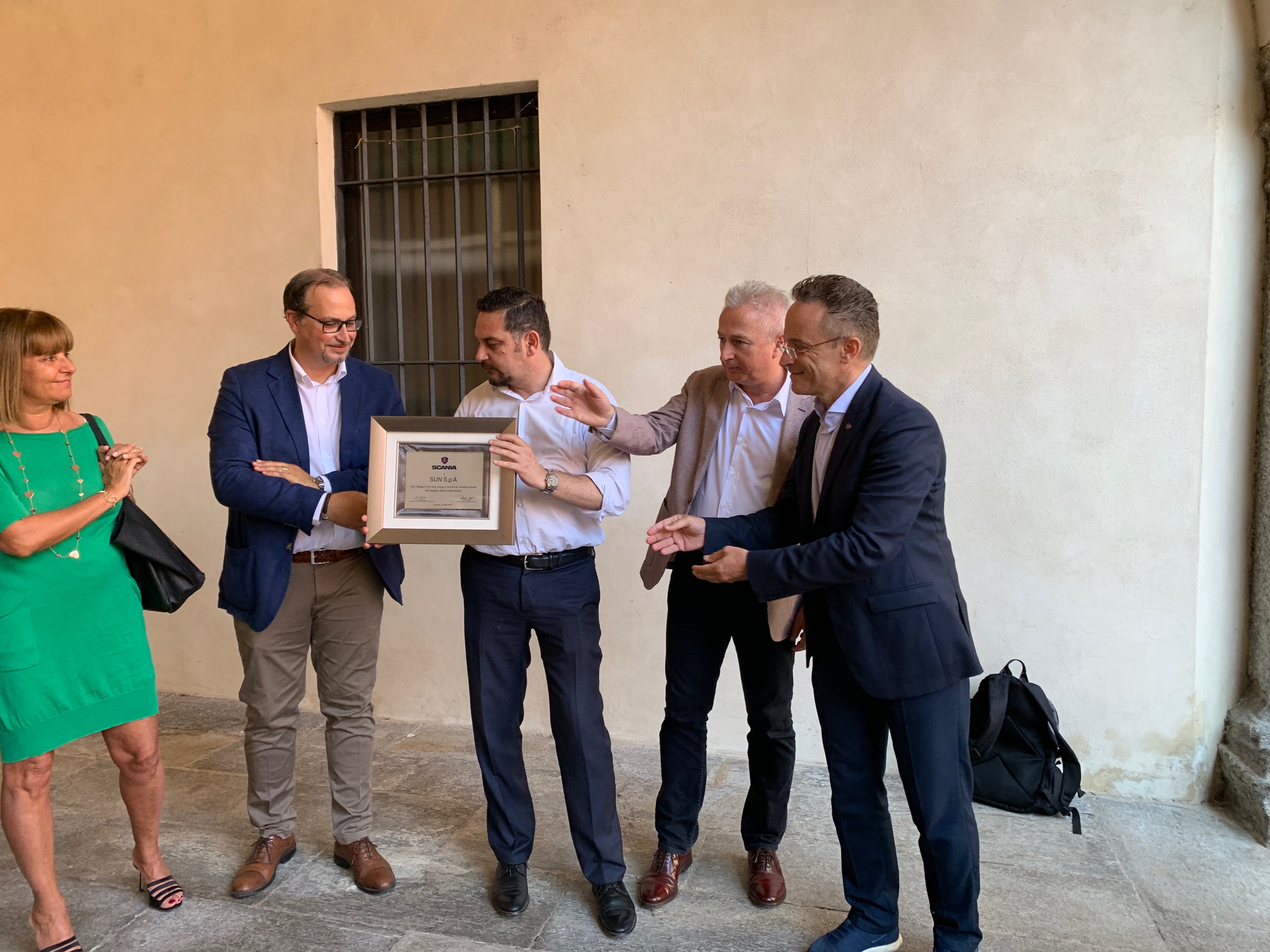 Presentati 7 nuovi pullman a metano della Sun