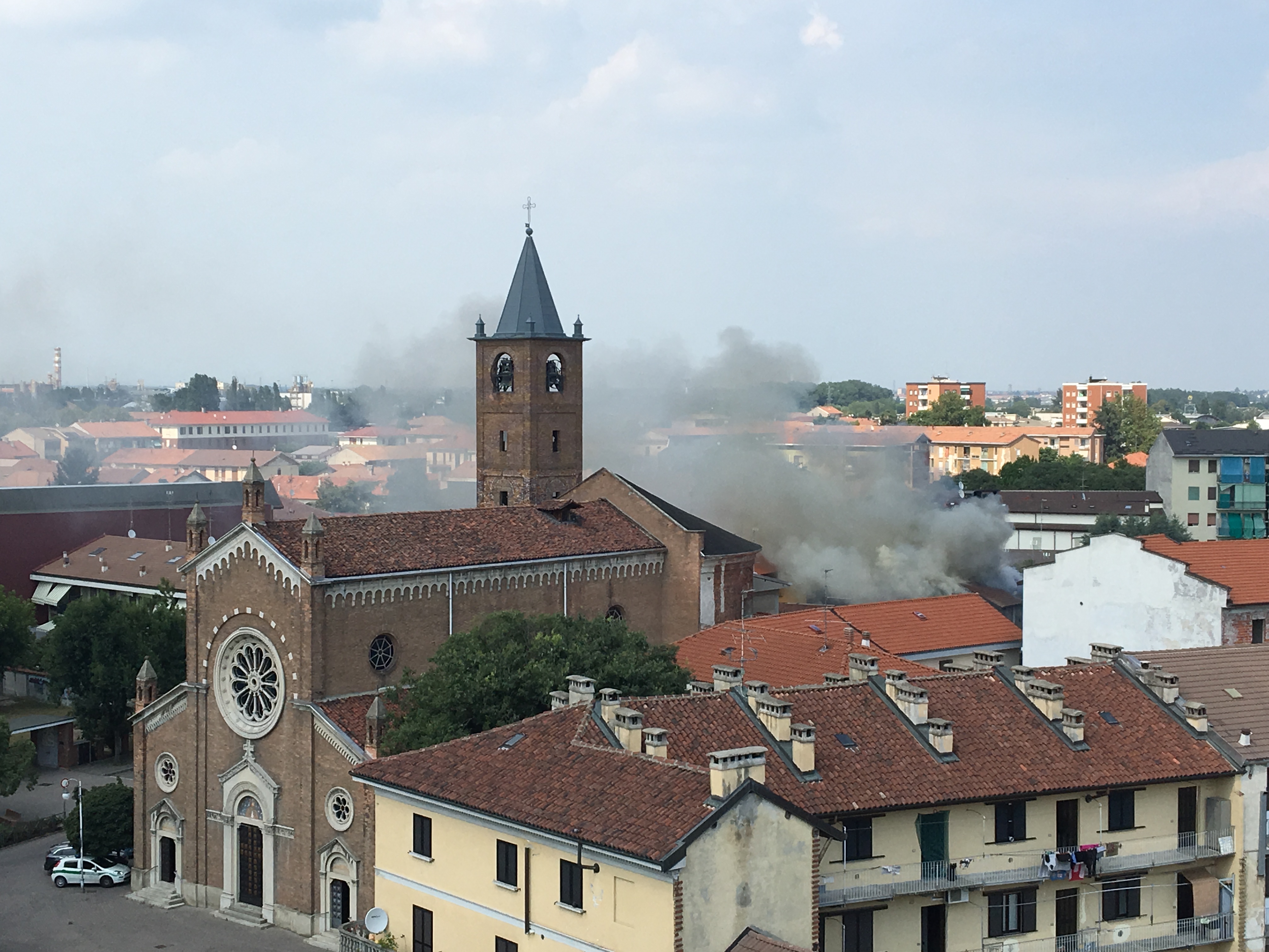 Fiamme in una casa di via Della Riotta