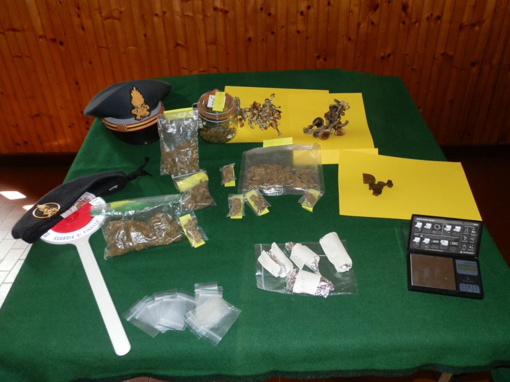 A Iselle le Fiamme Gialle fermano trafficante di droga