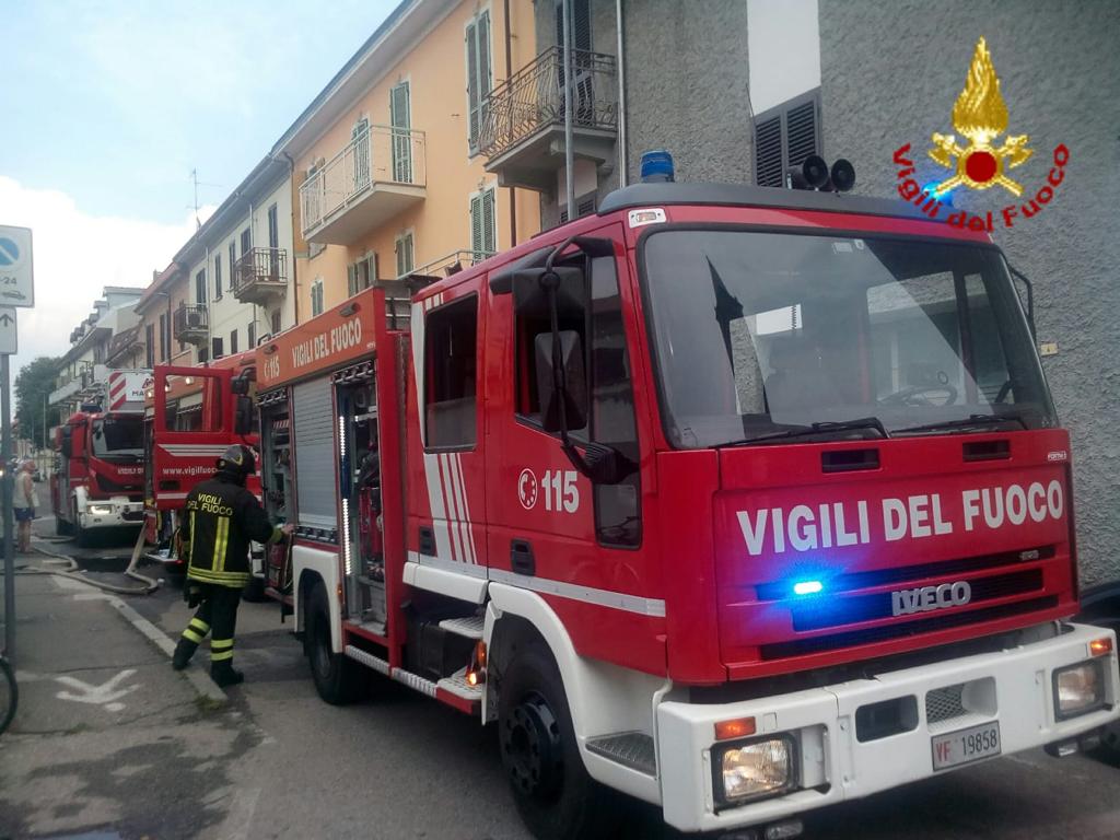 Bimbo morto nell’incendio di S. Agabio: indagata la mamma