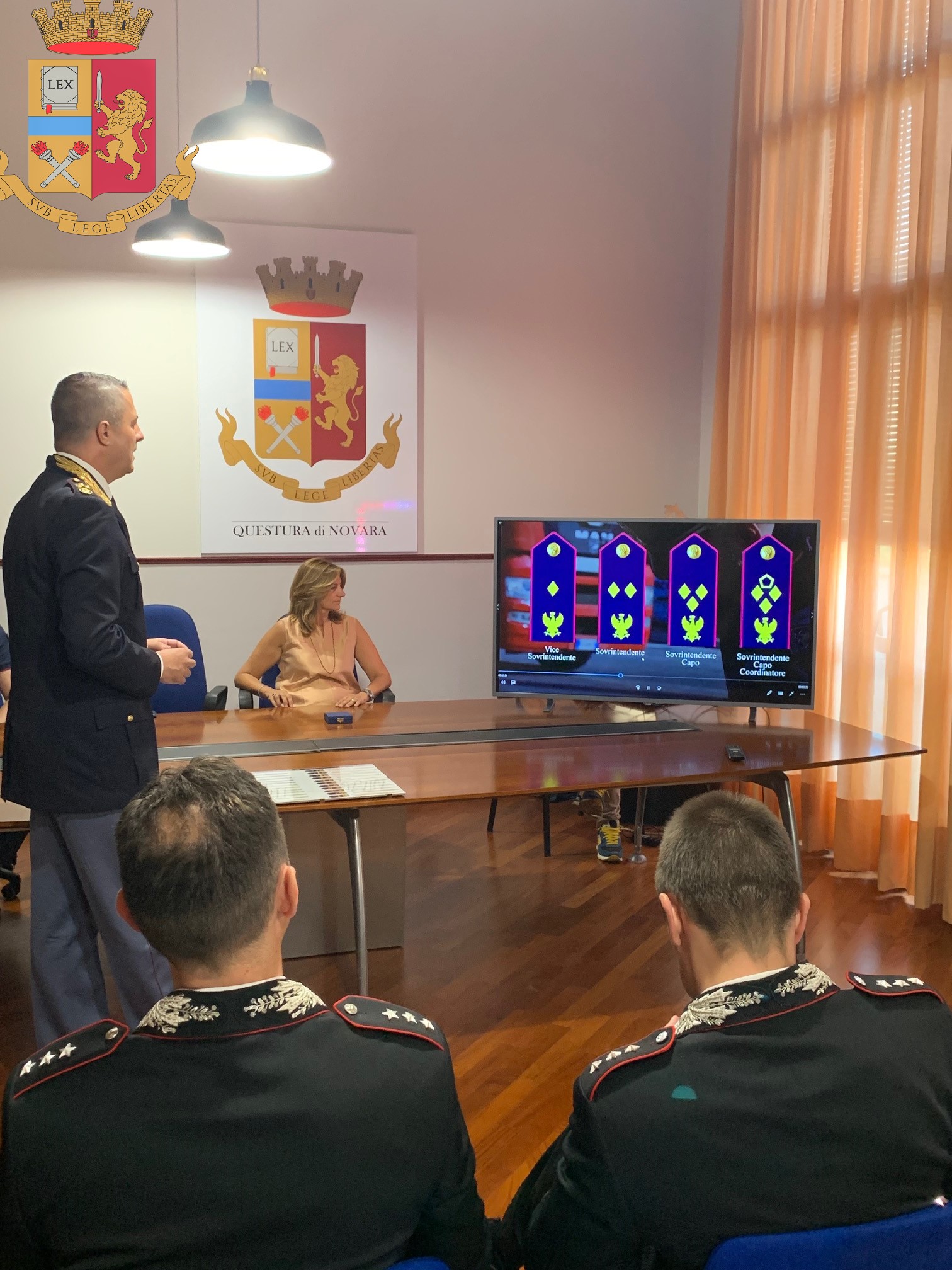Nuovi distintivi di qualifica della Polizia di Stato: la presentazione a Novara