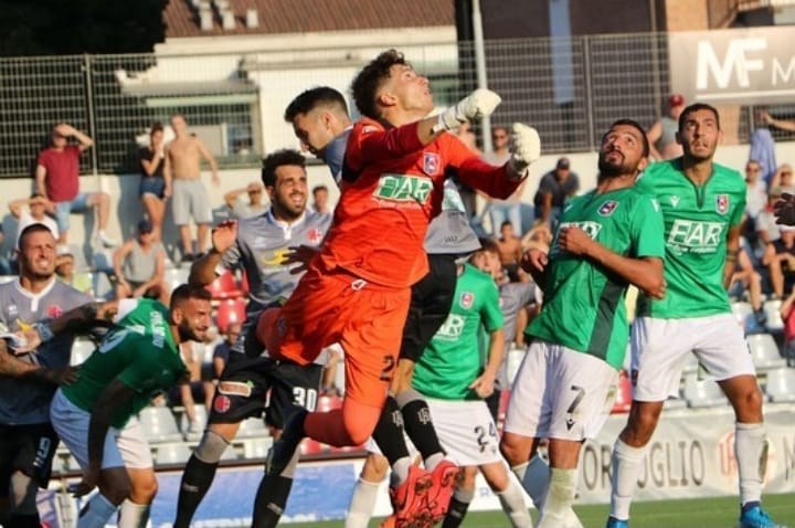 Gozzano-Como si gioca ancora a Vercelli
