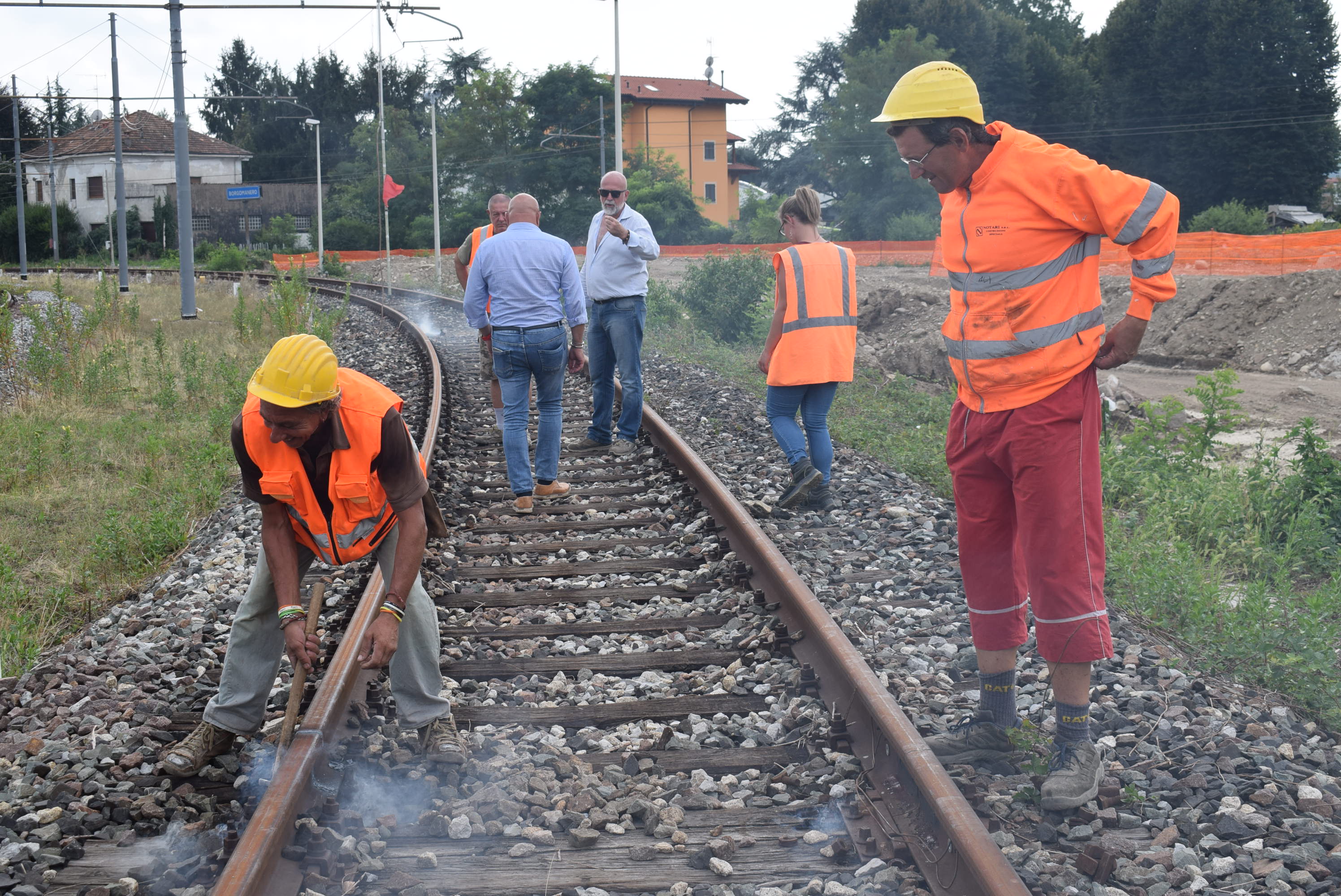 Borgomanero – Si lavora alla realizzazione del sottopasso ferroviario