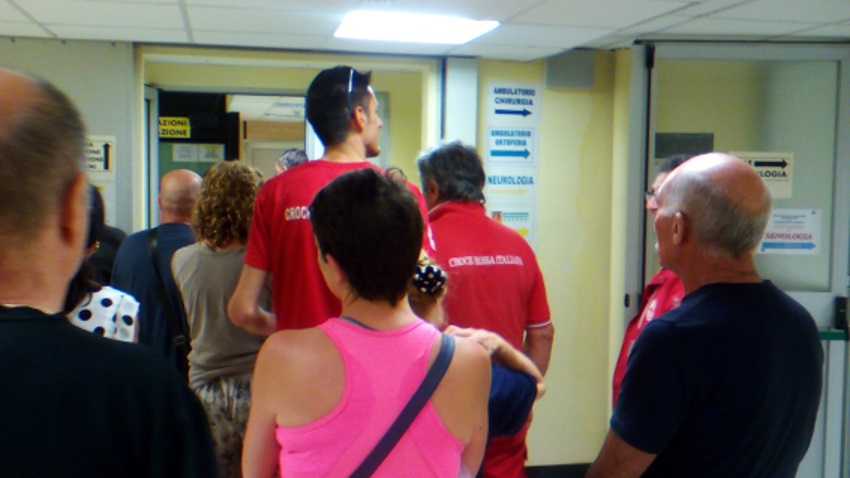Borgomanero – Code in radiologia Aperto solo uno sportello su tre