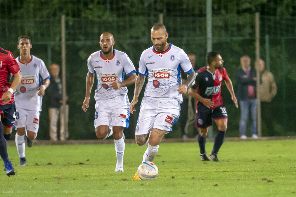 Novara calcio sconfitto per 3 a 1 ad Arezzo
