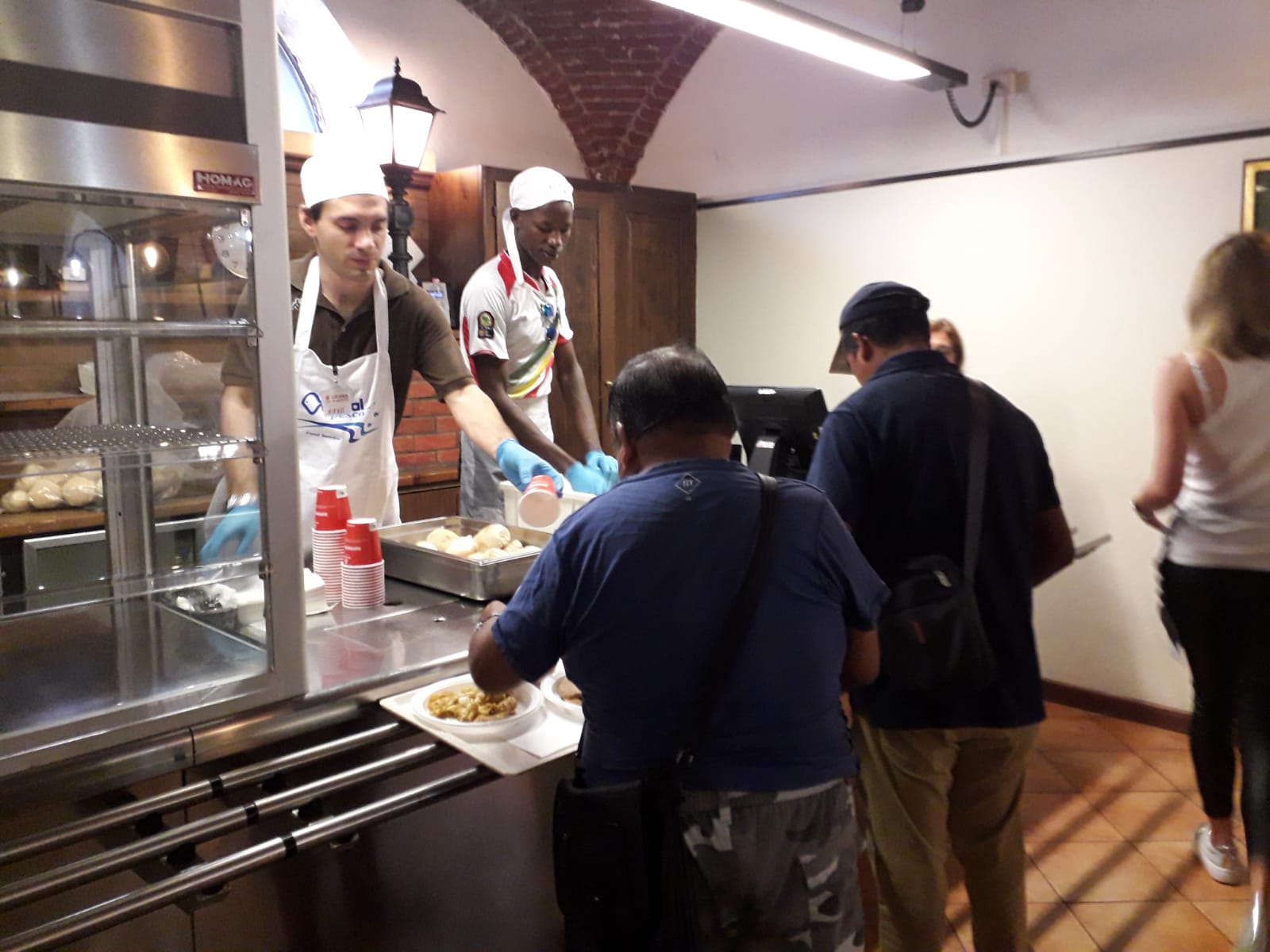 Locanda d’Agosto: 3.239 pasti distribuiti ai più poveri
