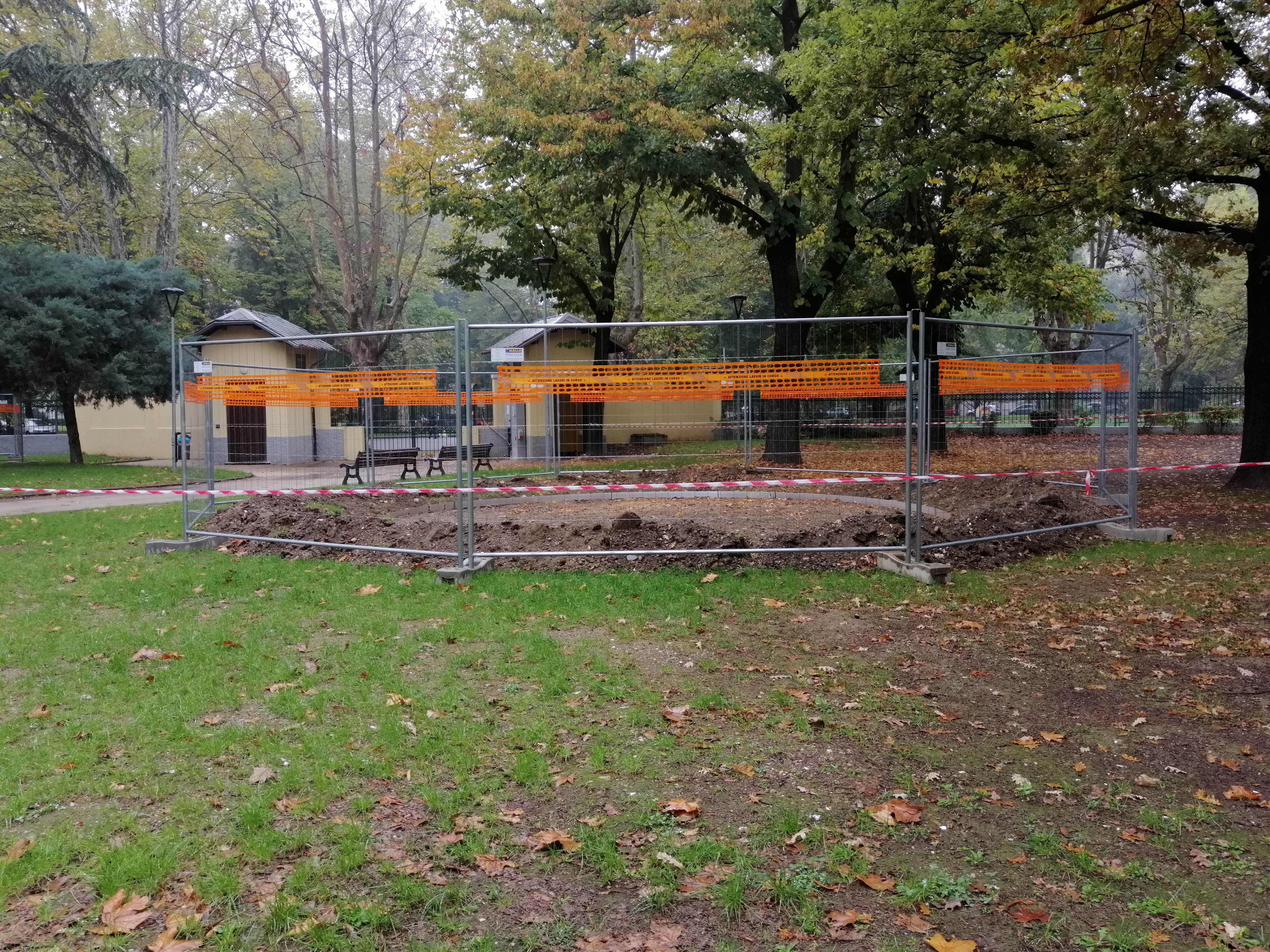 Parco dei Bambini: avviati i lavori per la posa dei nuovi giochi donati da Casa Alessia
