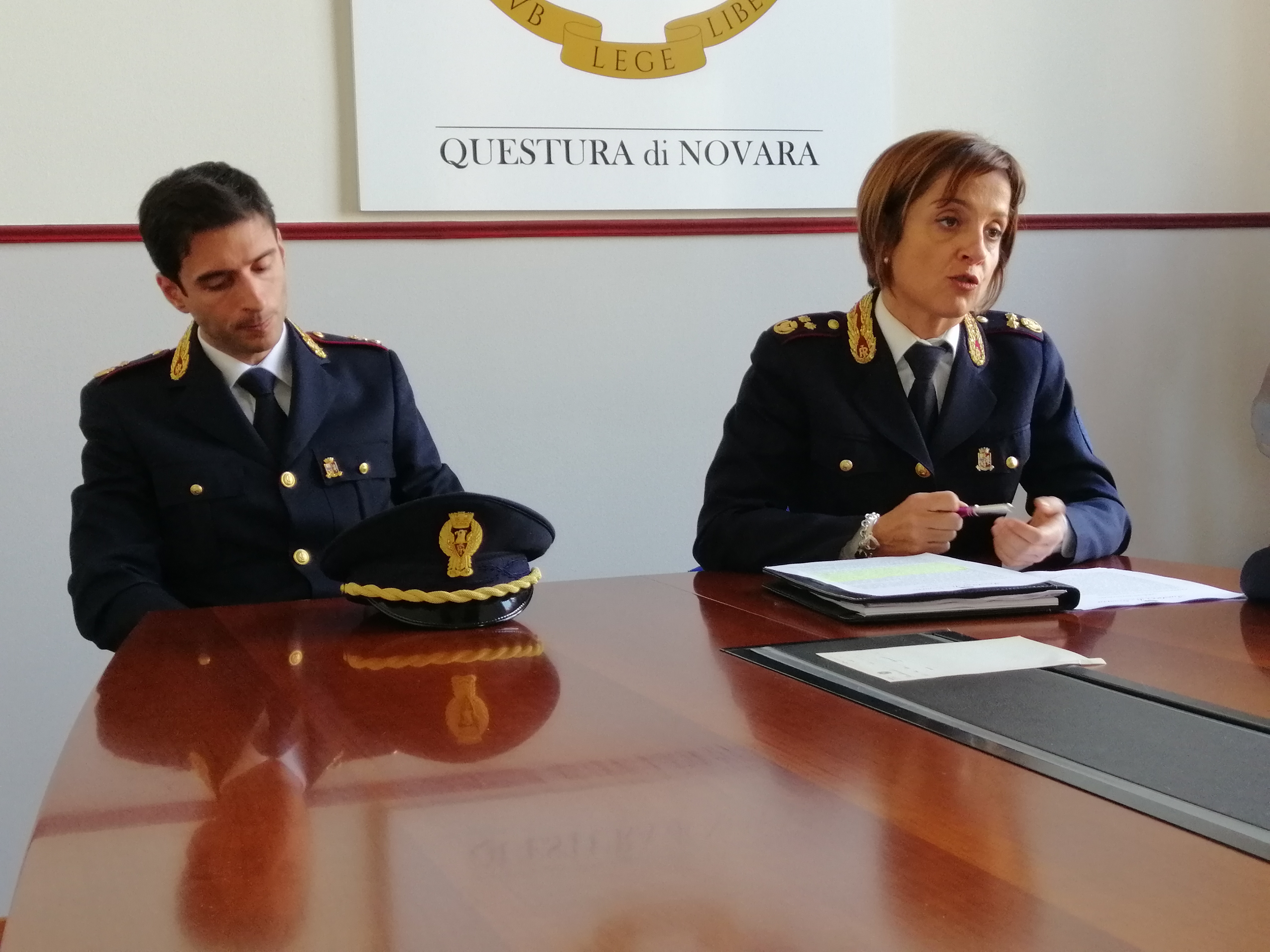 Professore delle medie adescava ragazzine sui social: arrestato